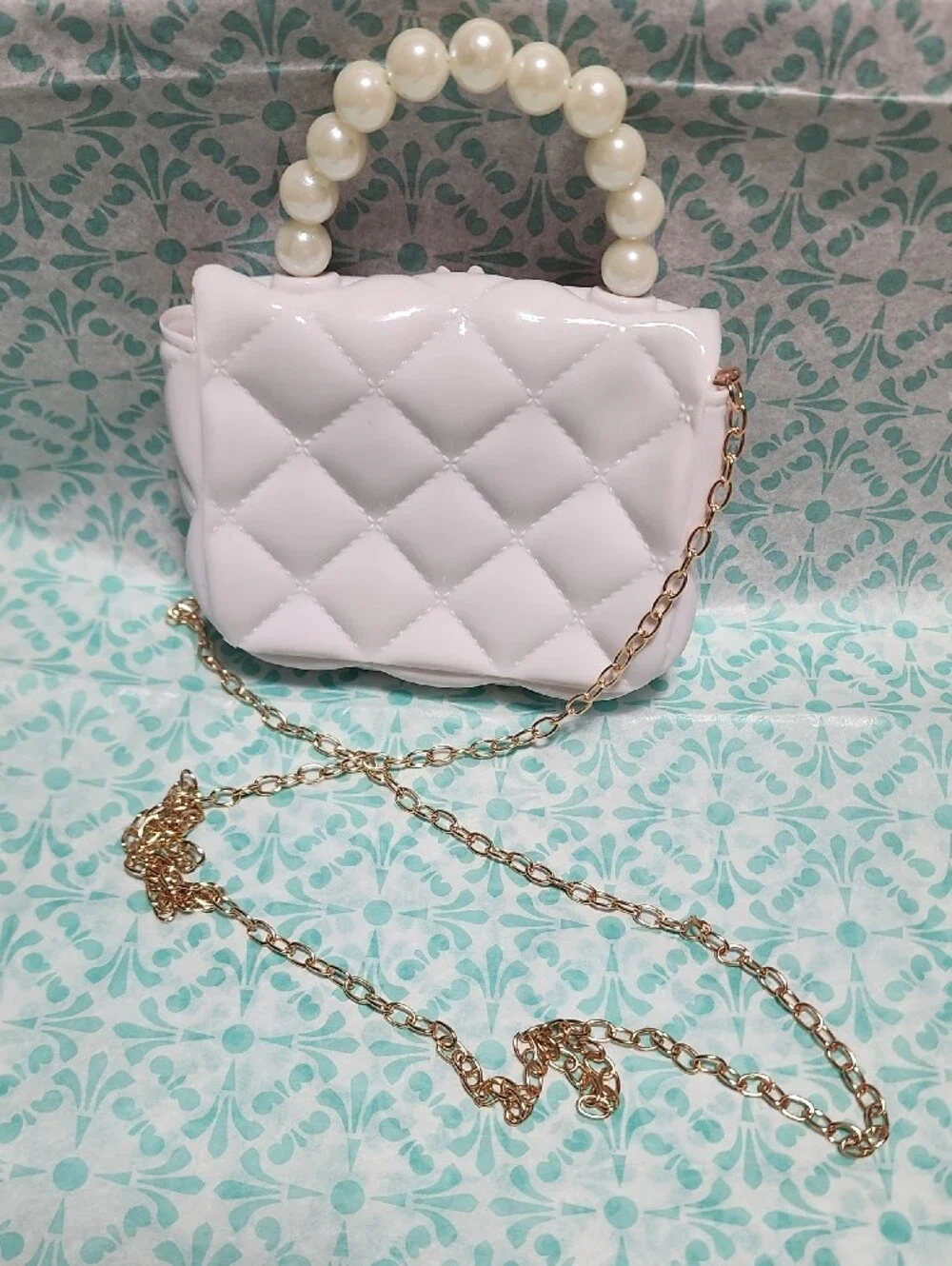 no brand charming white